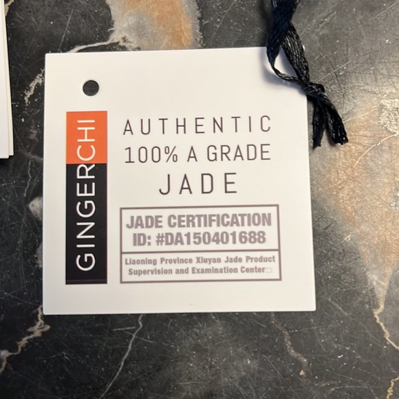 New in box Jade roller for healthy skin - Picture 5 of 7